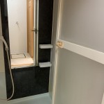 大きな鏡付の洗い場(風呂) 大きな鏡付の洗い場(風呂)