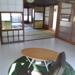 リビングより和室続き間側を撮影(居間)