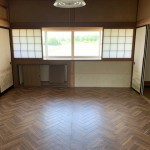 キッチン奥の洋室