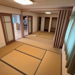 続きの８畳間。玄関側より撮影。