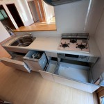 サッと取り出せる引き出し式収納(キッチン)